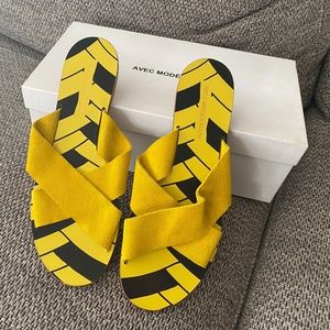 AVEC MODERATION sandals size 40